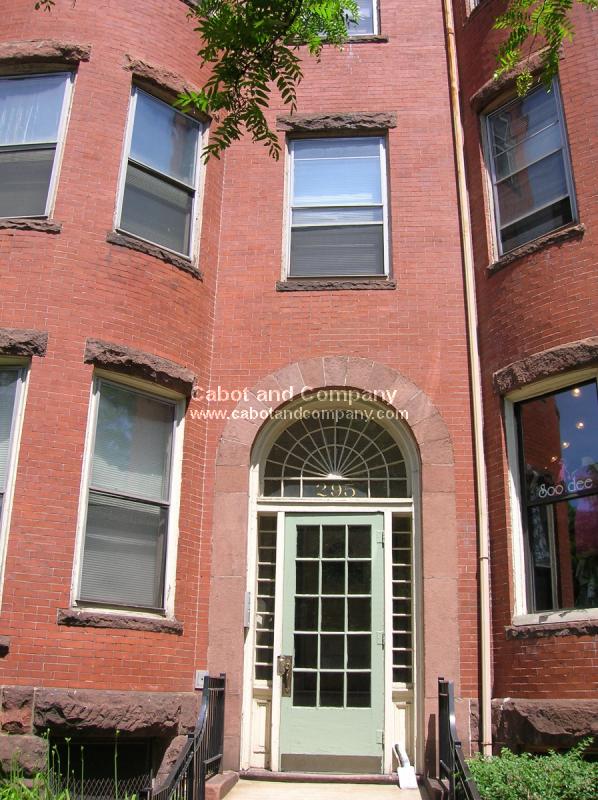 295 Newbury St, Back Bay