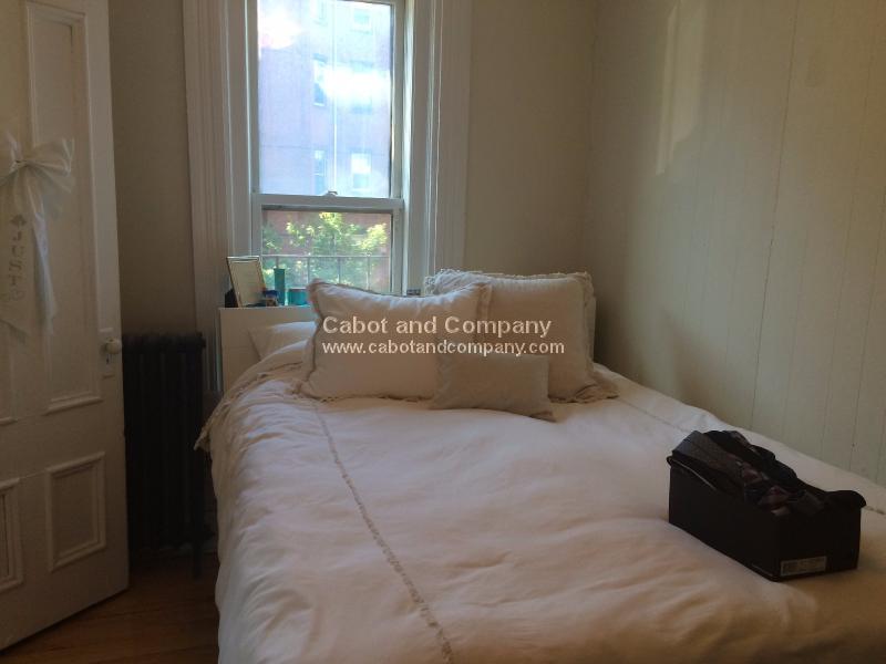 217 Newbury St, Back Bay