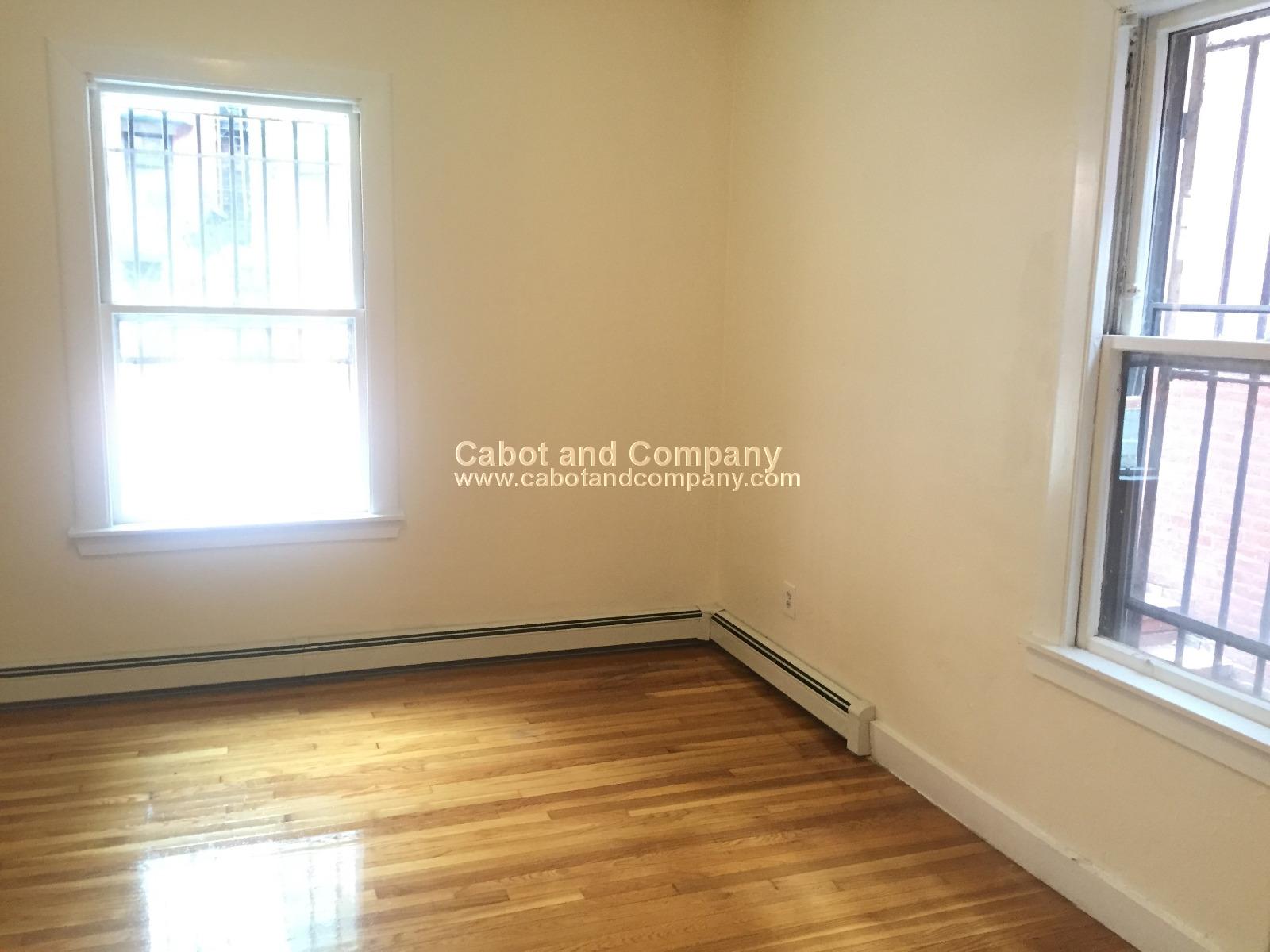 295 Newbury St, Back Bay