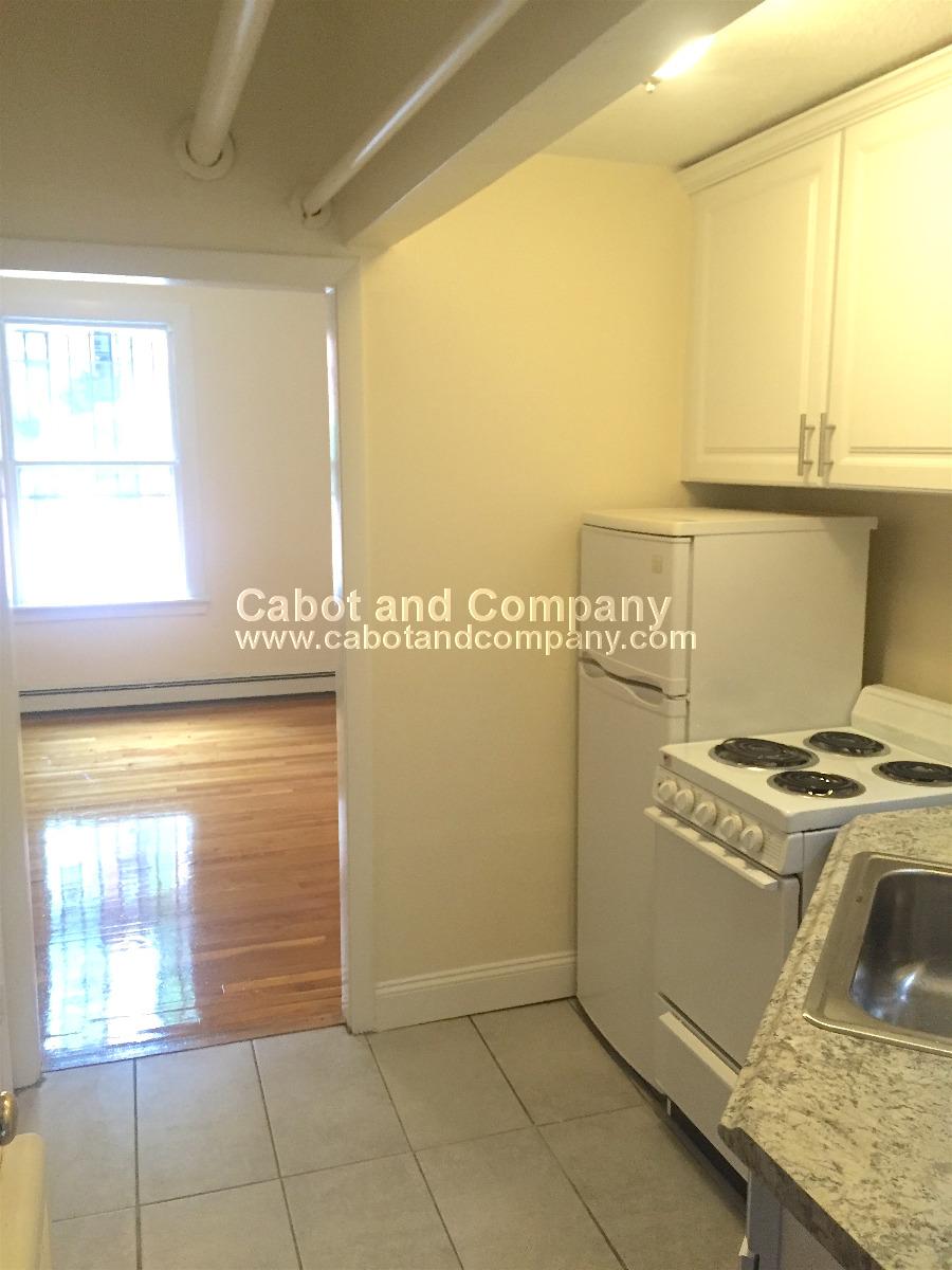 295 Newbury St, Back Bay