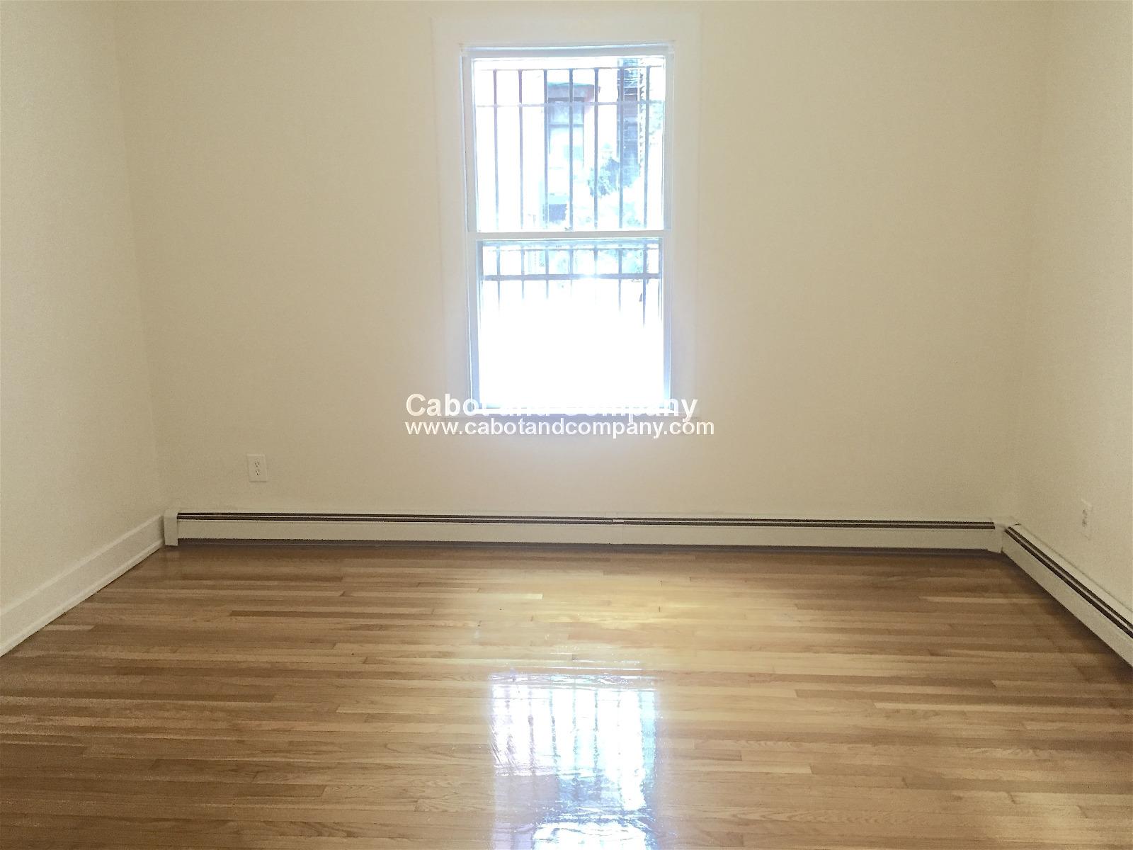 295 Newbury St, Back Bay