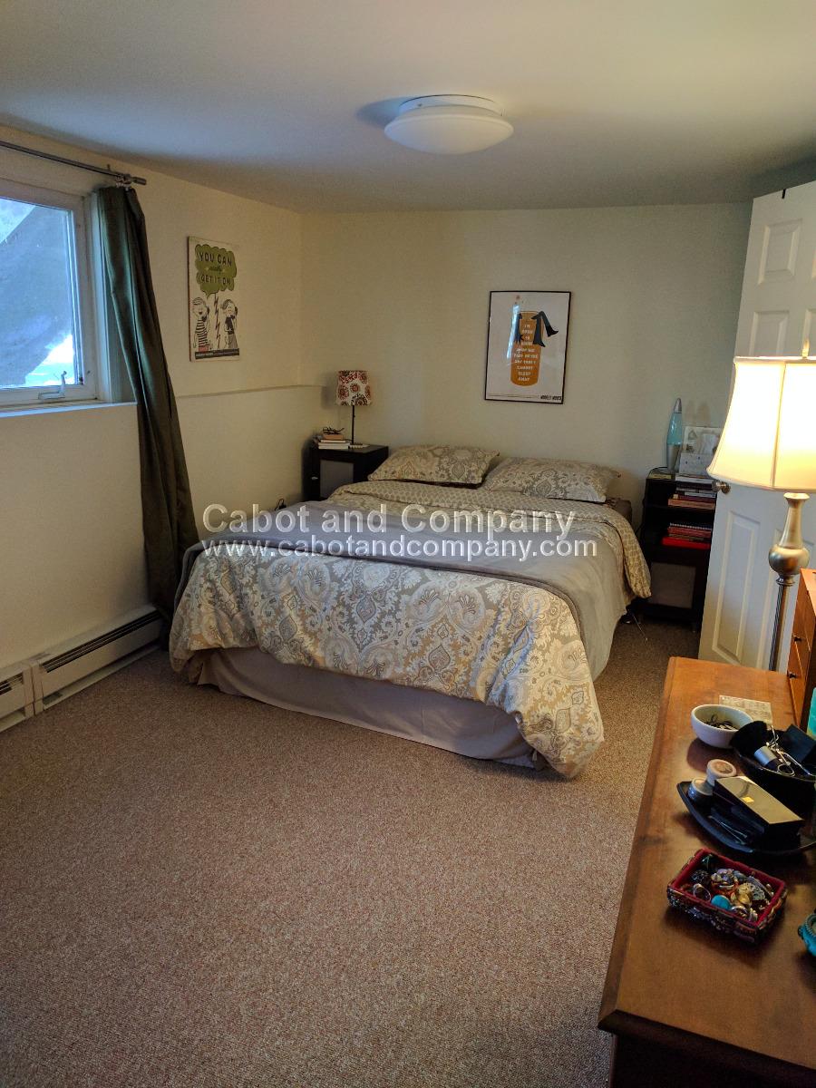 2 Brewer St, Jamaica Plain