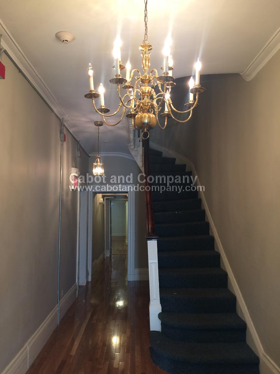 81 Mount Vernon St, Beacon Hill