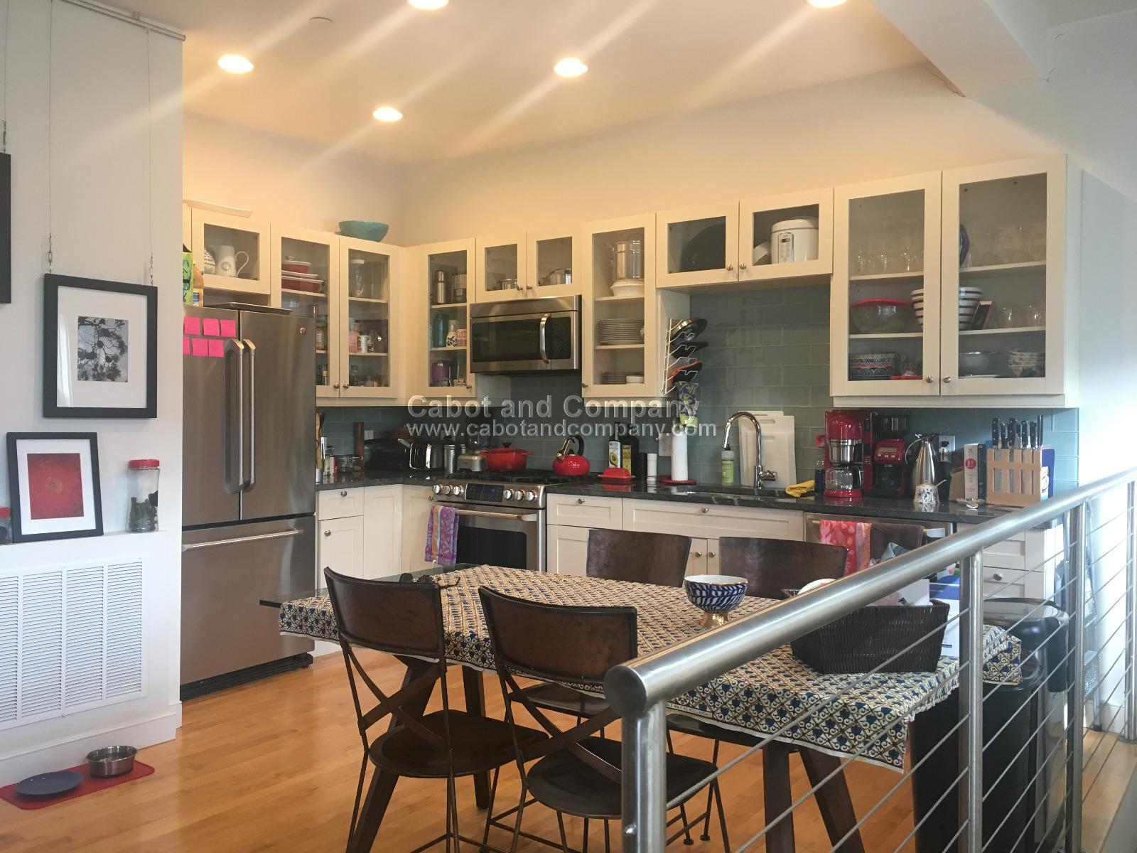 72 Hamilton St, Cambridgeport