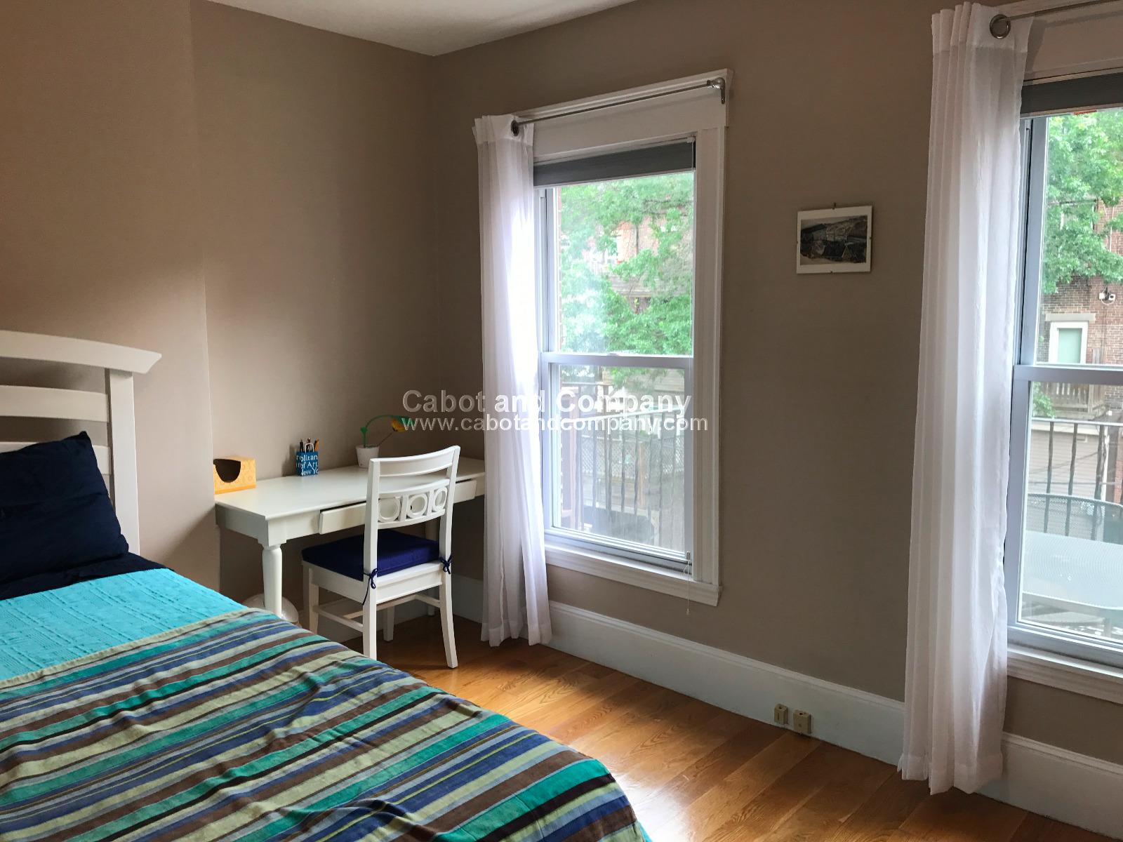 5 Concord Sq, South End