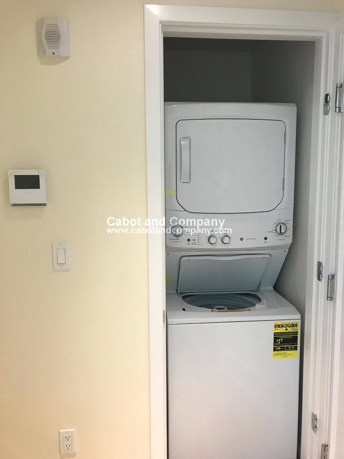 209 Newbury St, Back Bay