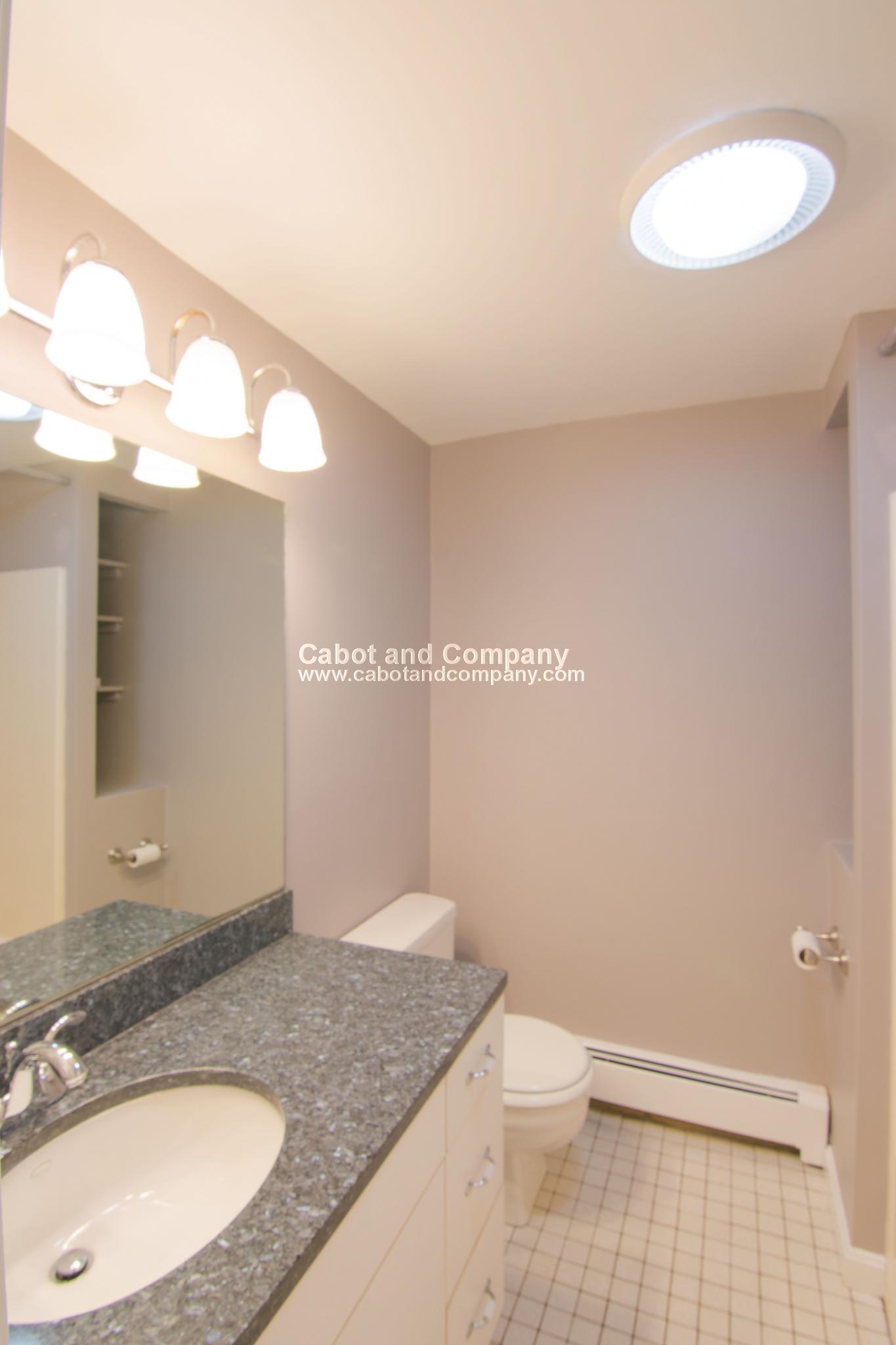 186 7th St, South Boston