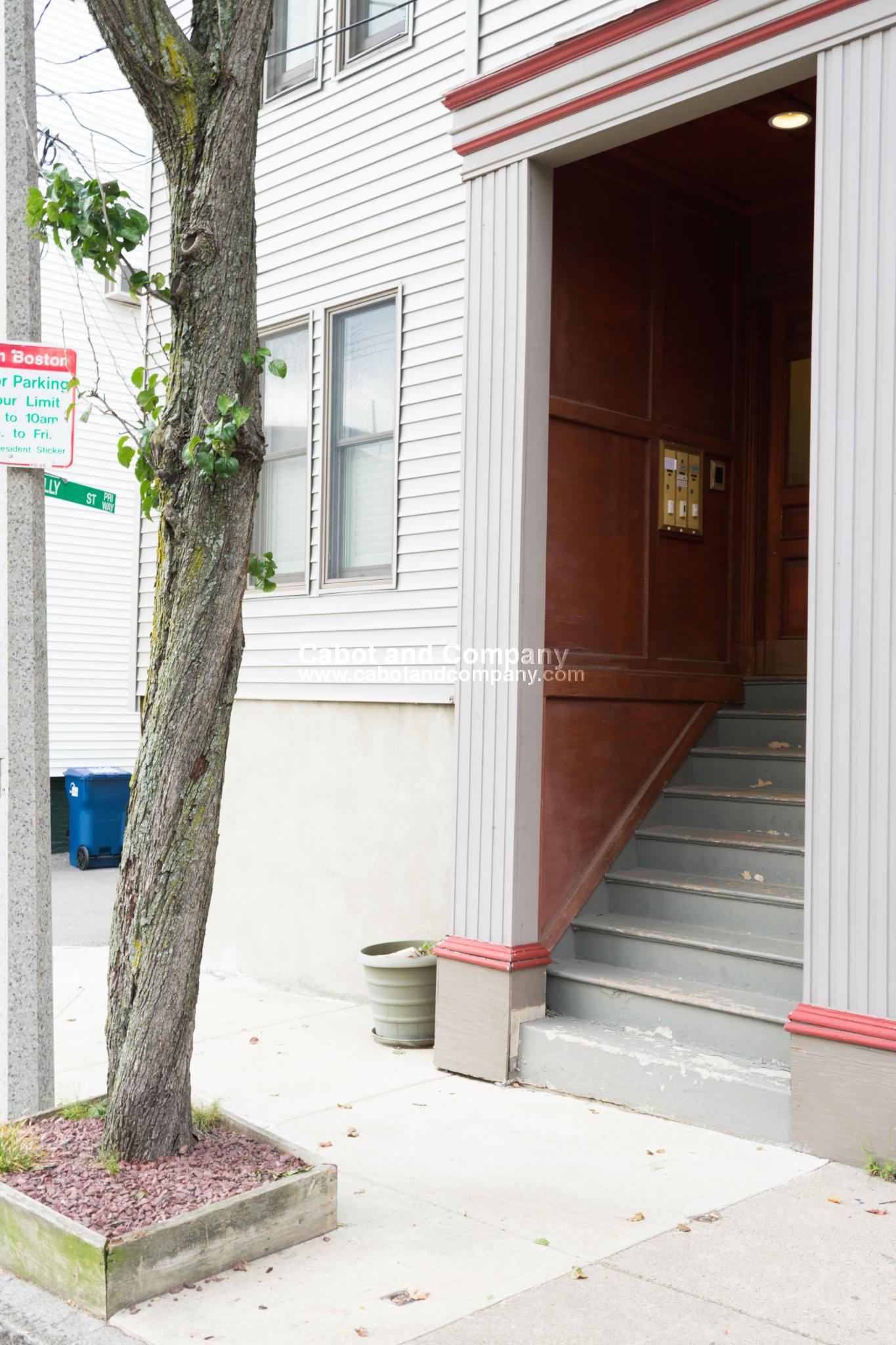 186 7th St, South Boston