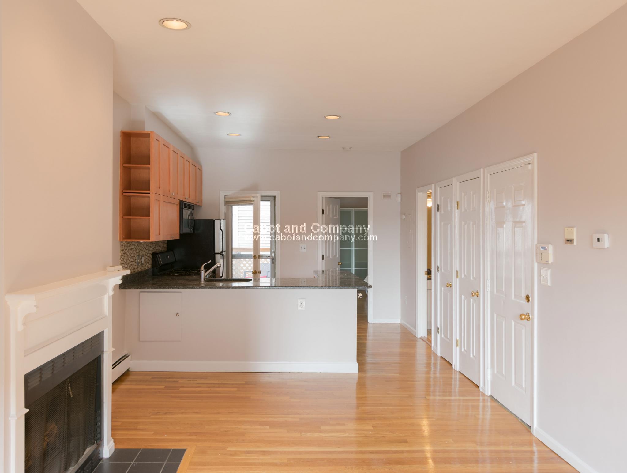 186 7th St, South Boston