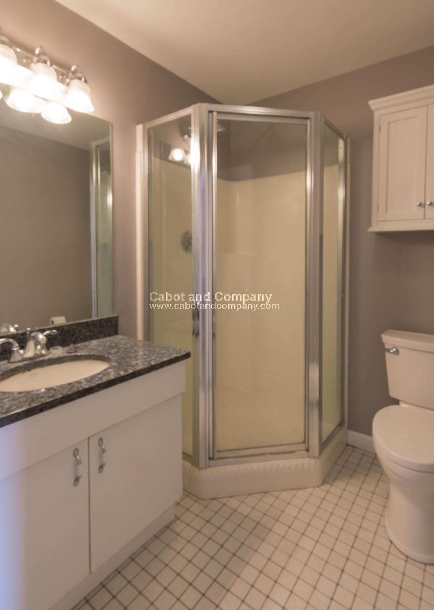 186 7th St, South Boston