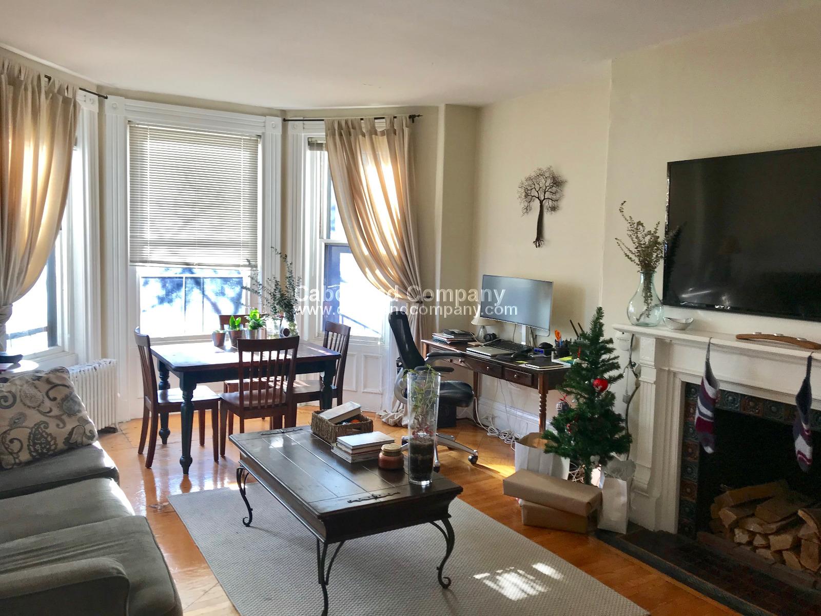 217 Newbury St, Back Bay