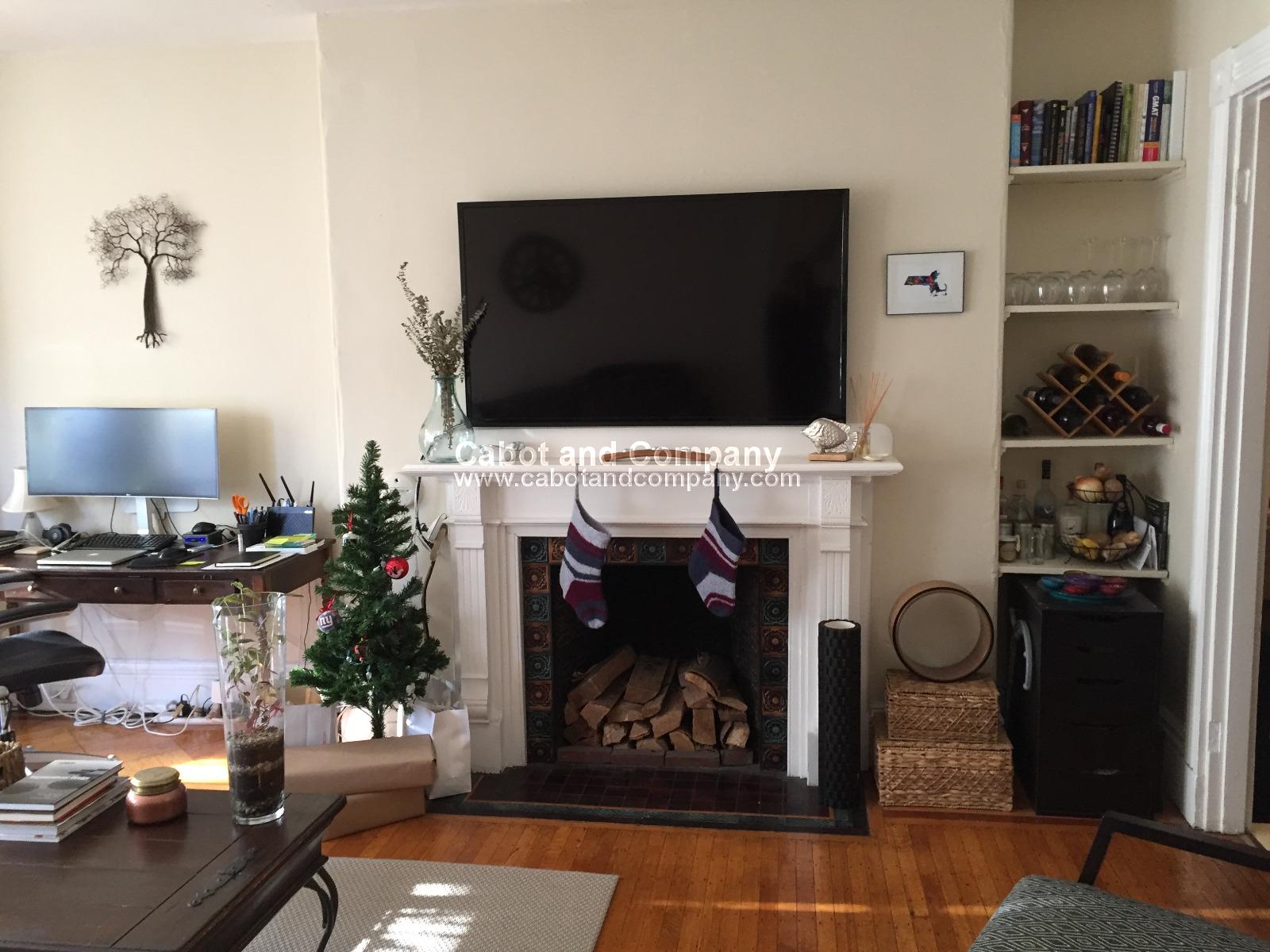 217 Newbury St, Back Bay