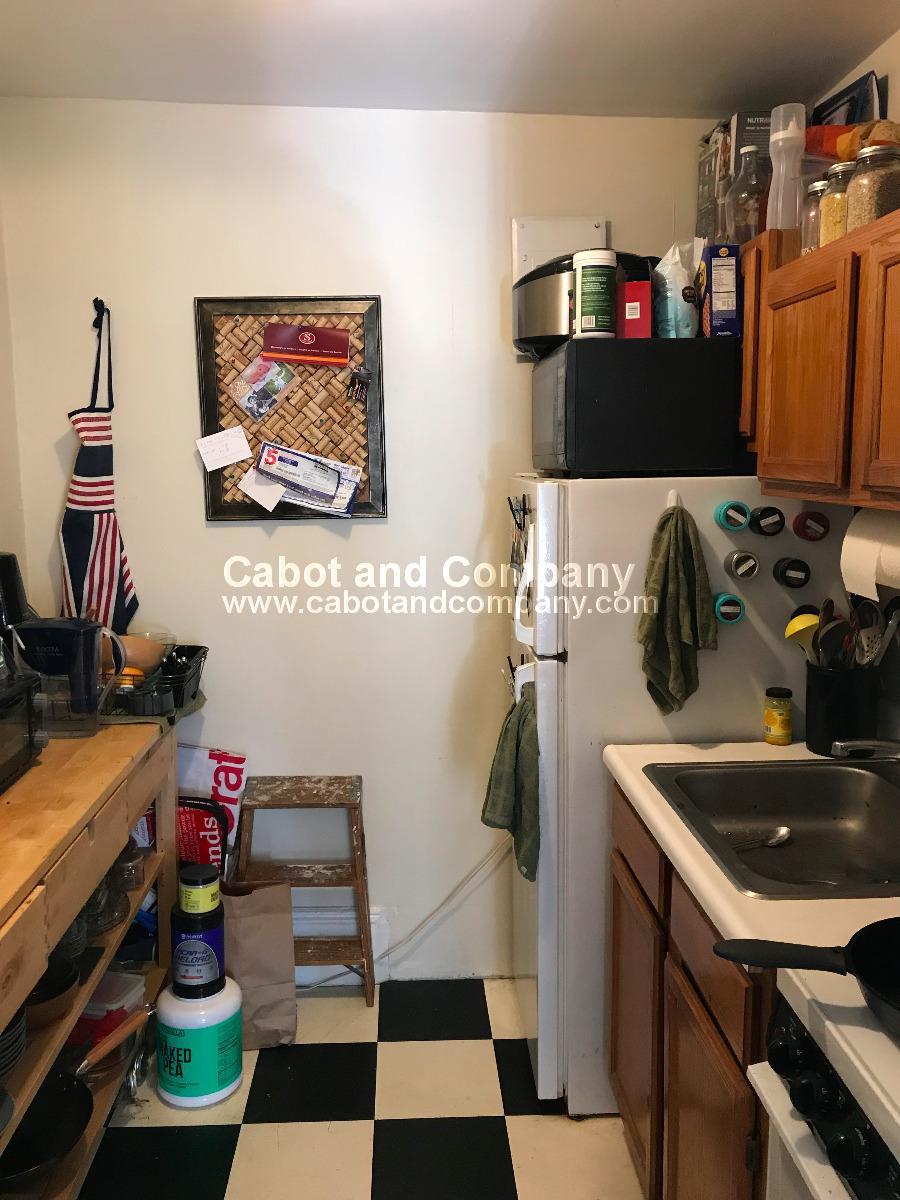 217 Newbury St, Back Bay