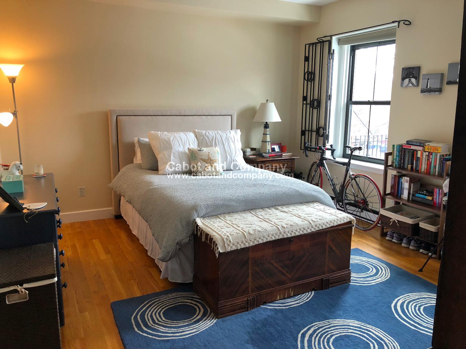 16 Concord Sq, South End