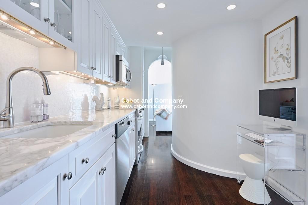 124 Beacon St, Back Bay