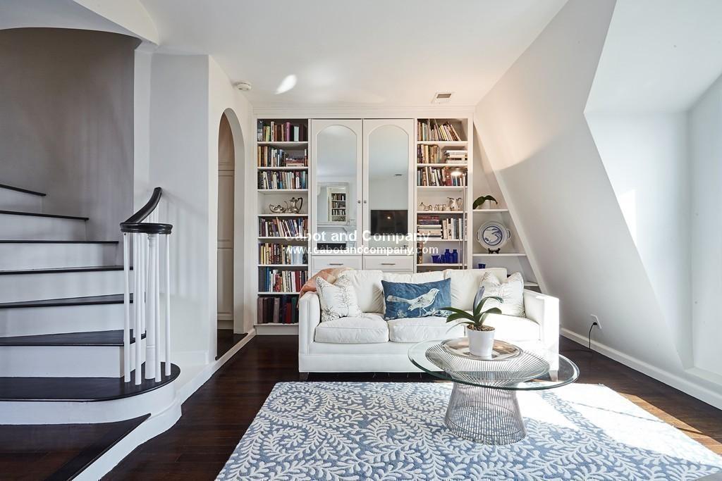 124 Beacon St, Back Bay