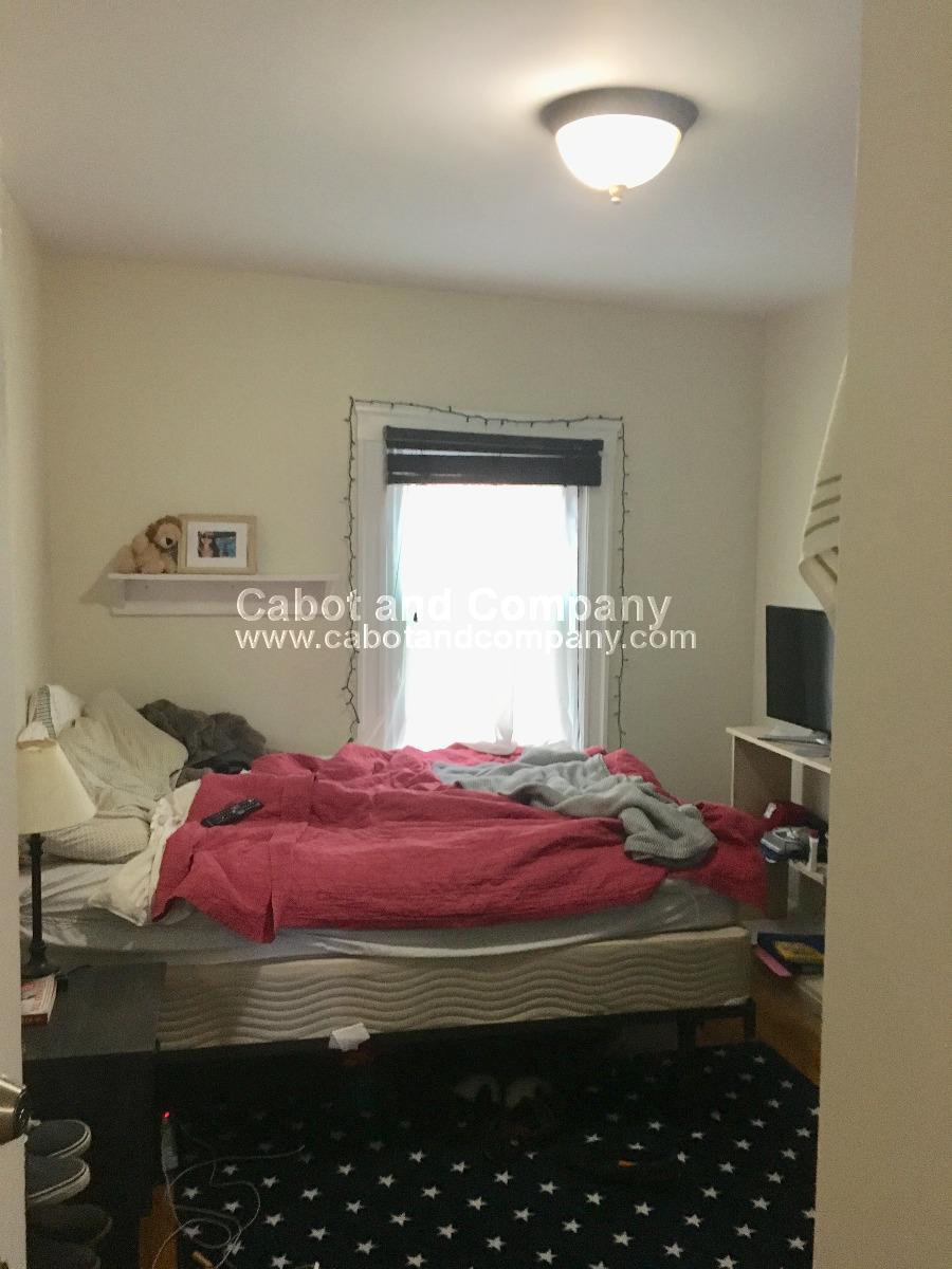 443 Hanover St, North End