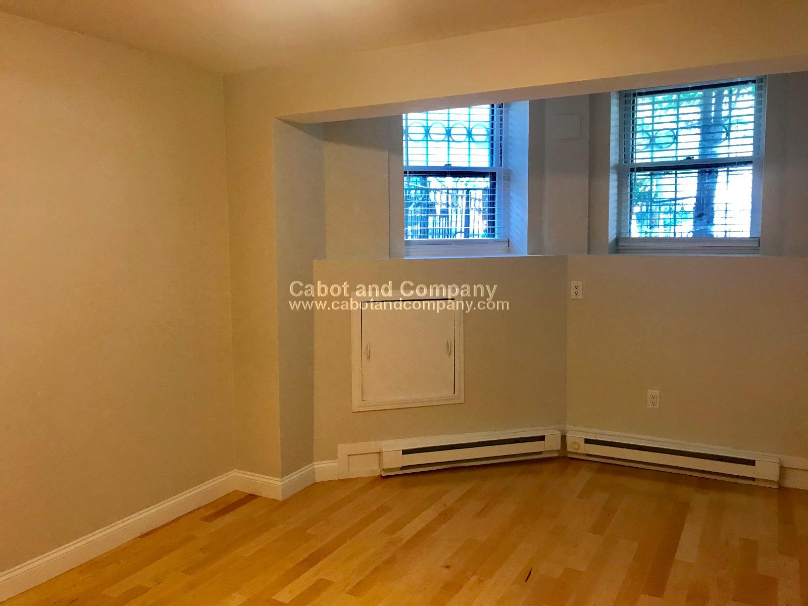 475 Beacon St, Back Bay