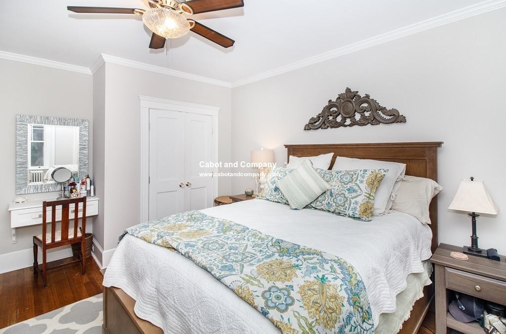 250 Commonwealth Ave, Back Bay