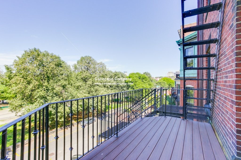 164 Beacon St, Back Bay