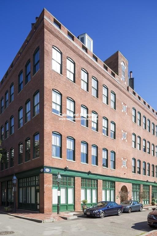 6 Edgerly Pl, Back Bay