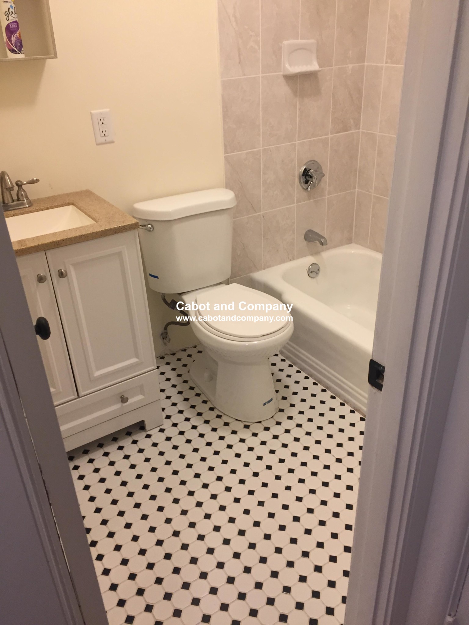 295 Newbury St, Back Bay