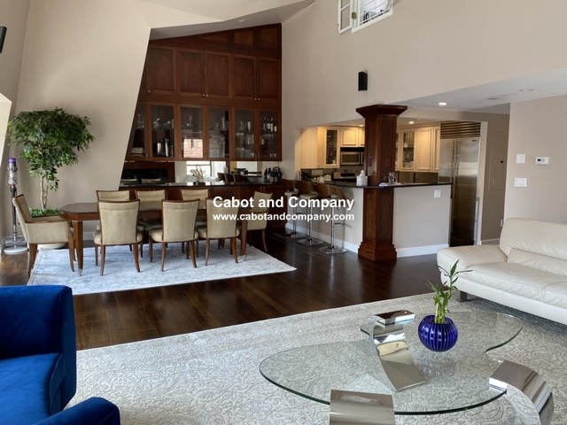 201 Newbury St, Back Bay