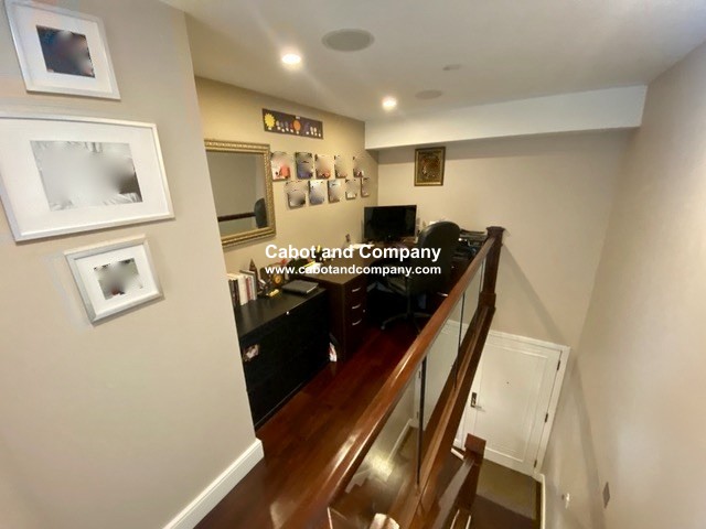 201 Newbury St, Back Bay