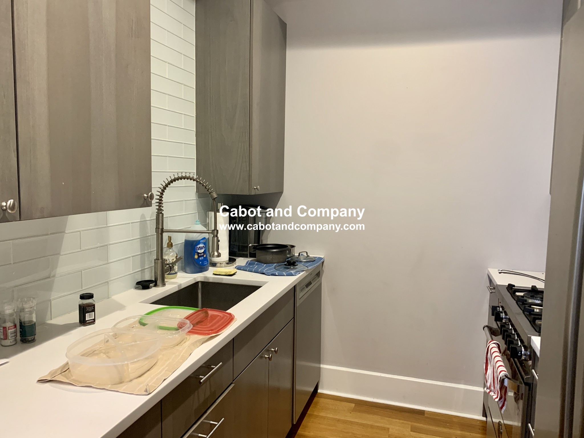 5 Mohawk St, South Boston