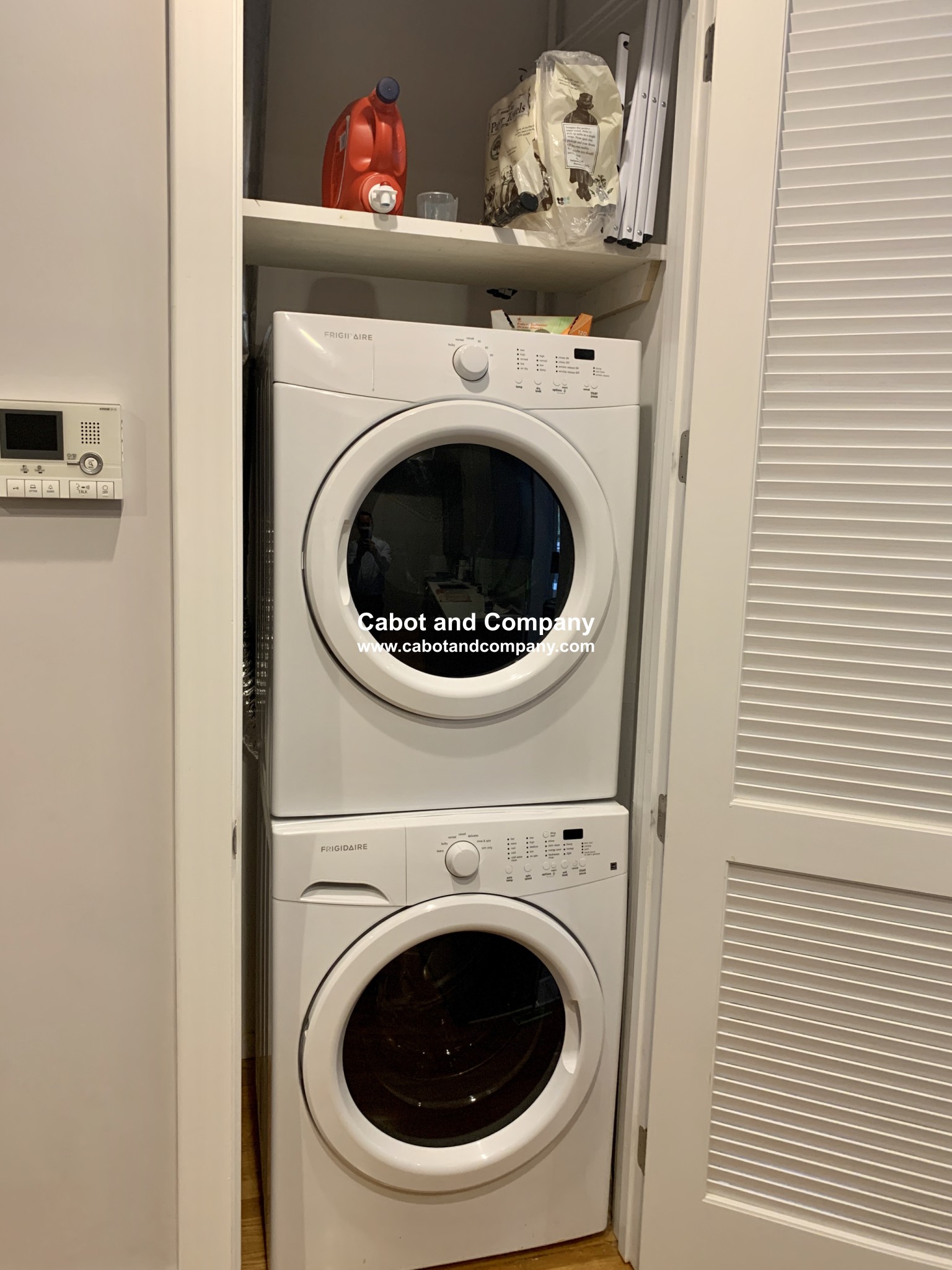 5 Mohawk St, South Boston