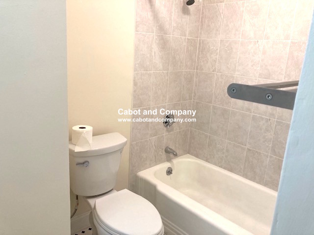 295 Newbury St, Back Bay