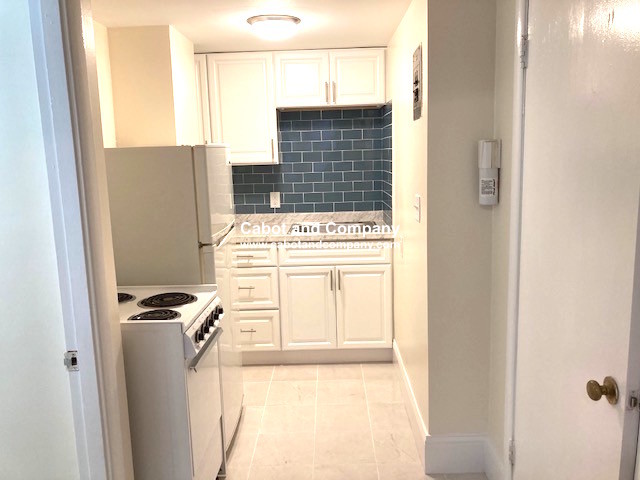 295 Newbury St, Back Bay