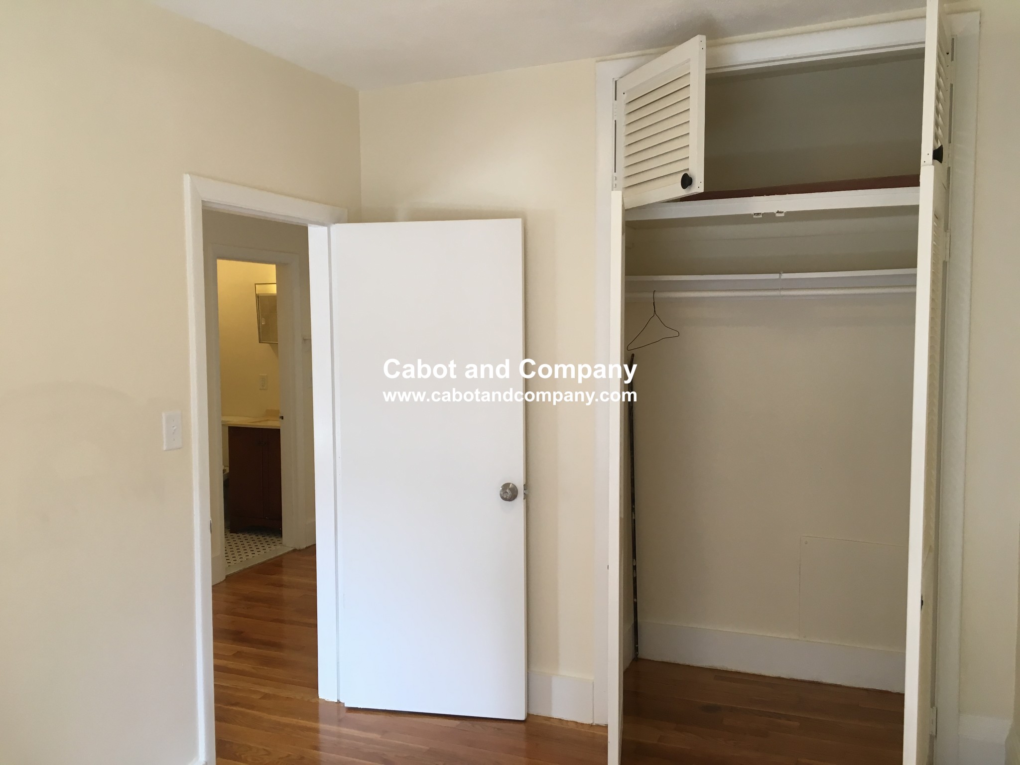 308 Newbury St, Back Bay