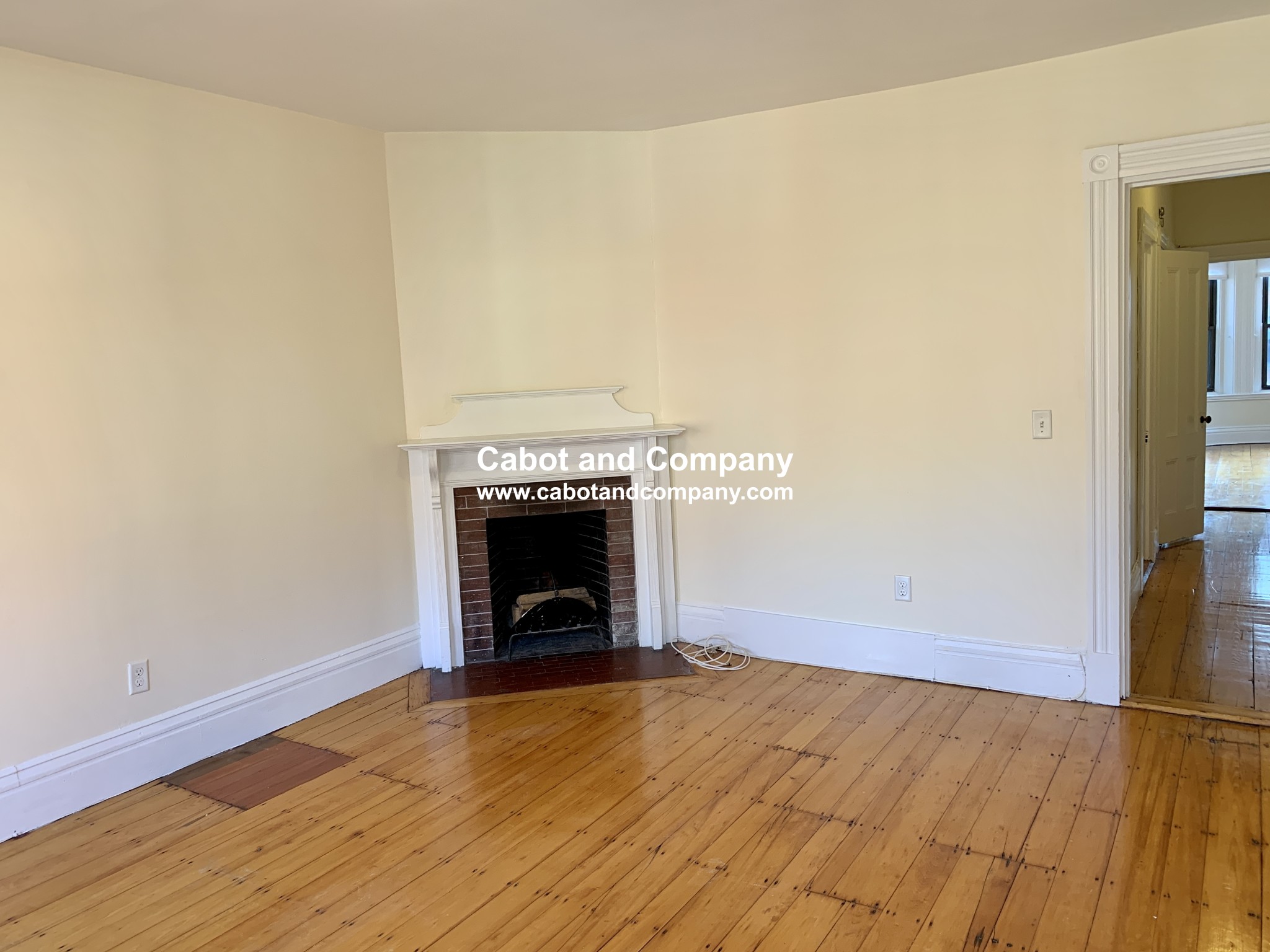 293 Newbury St, Back Bay