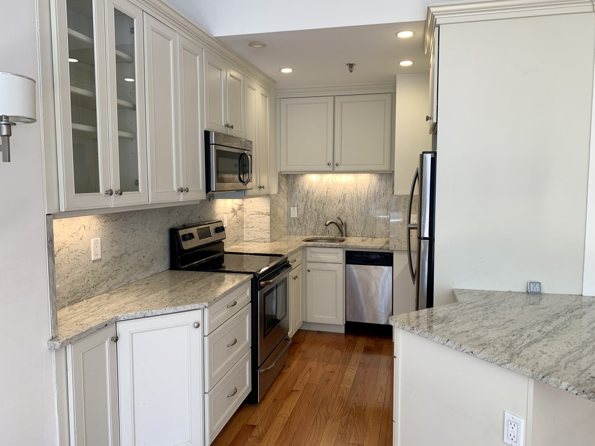 1 bed, 1 bath apartment for rent at 247 Newbury St Unit 2F, Back Bay — photo 3 of 9