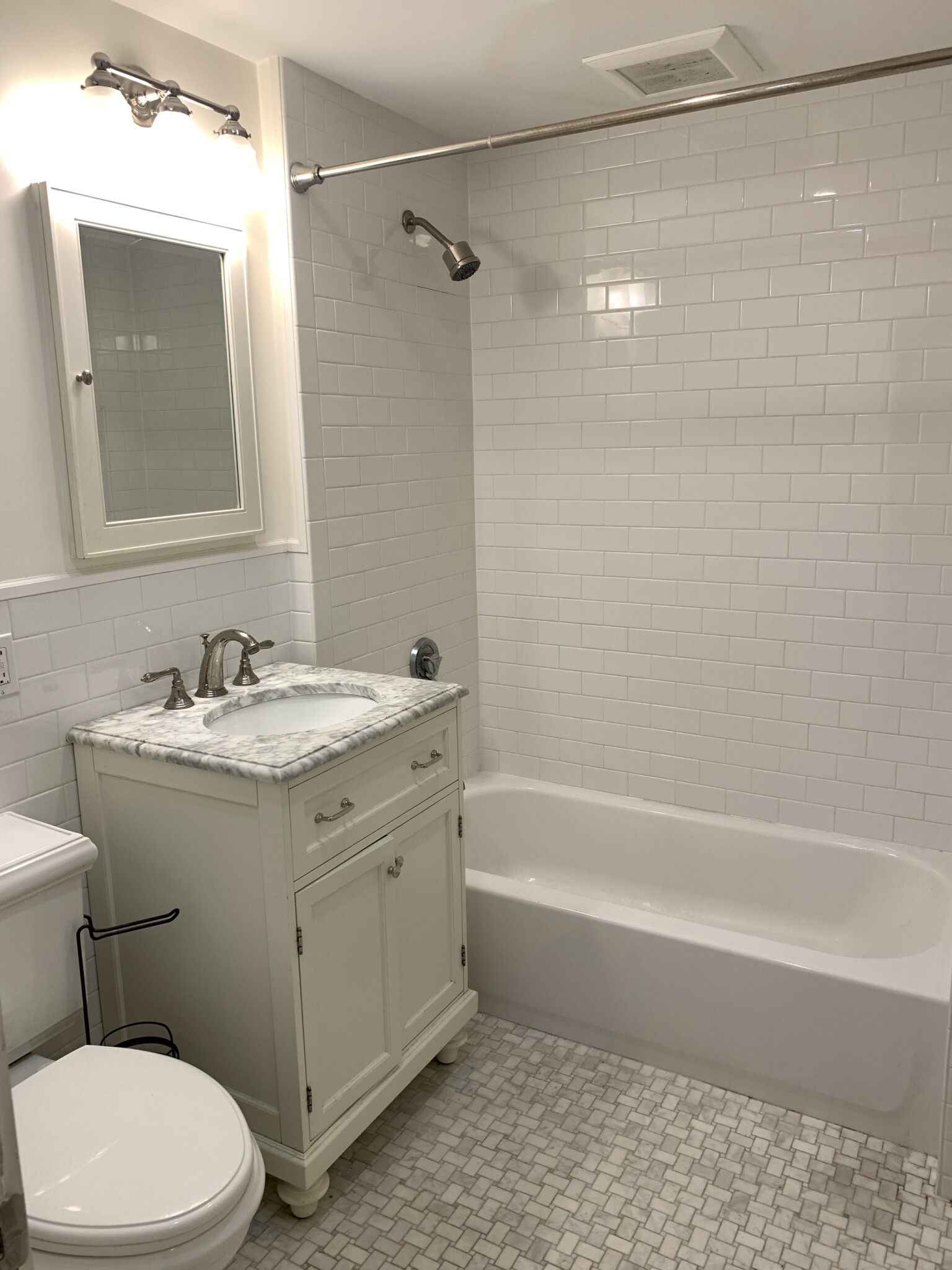 1 bed, 1 bath apartment for rent at 247 Newbury St Unit 2F, Back Bay — photo 8 of 9