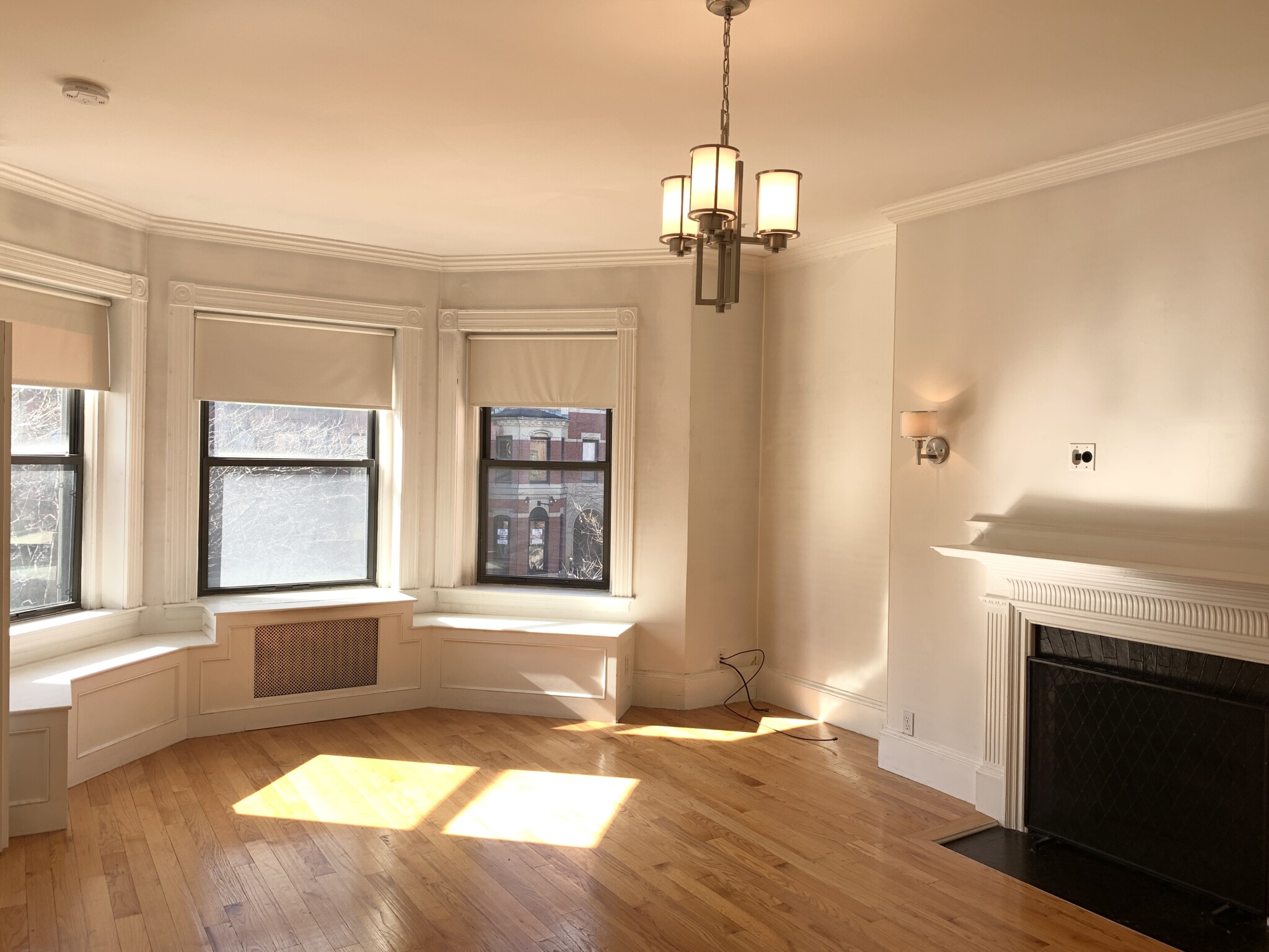 1 bed, 1 bath apartment for rent at 247 Newbury St Unit 2F, Back Bay — photo 2 of 9