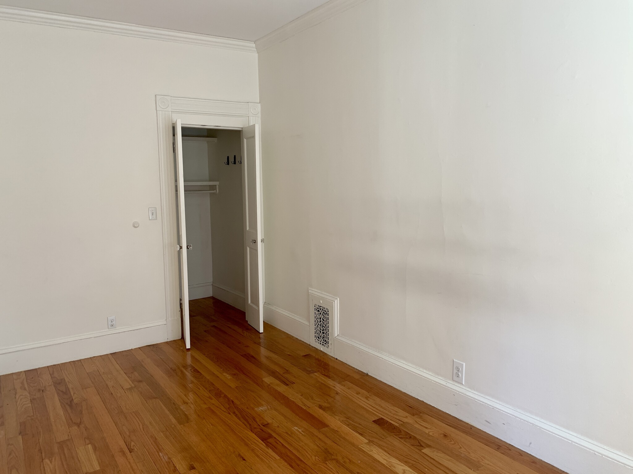 1 bed, 1 bath apartment for rent at 247 Newbury St Unit 2F, Back Bay — photo 6 of 9