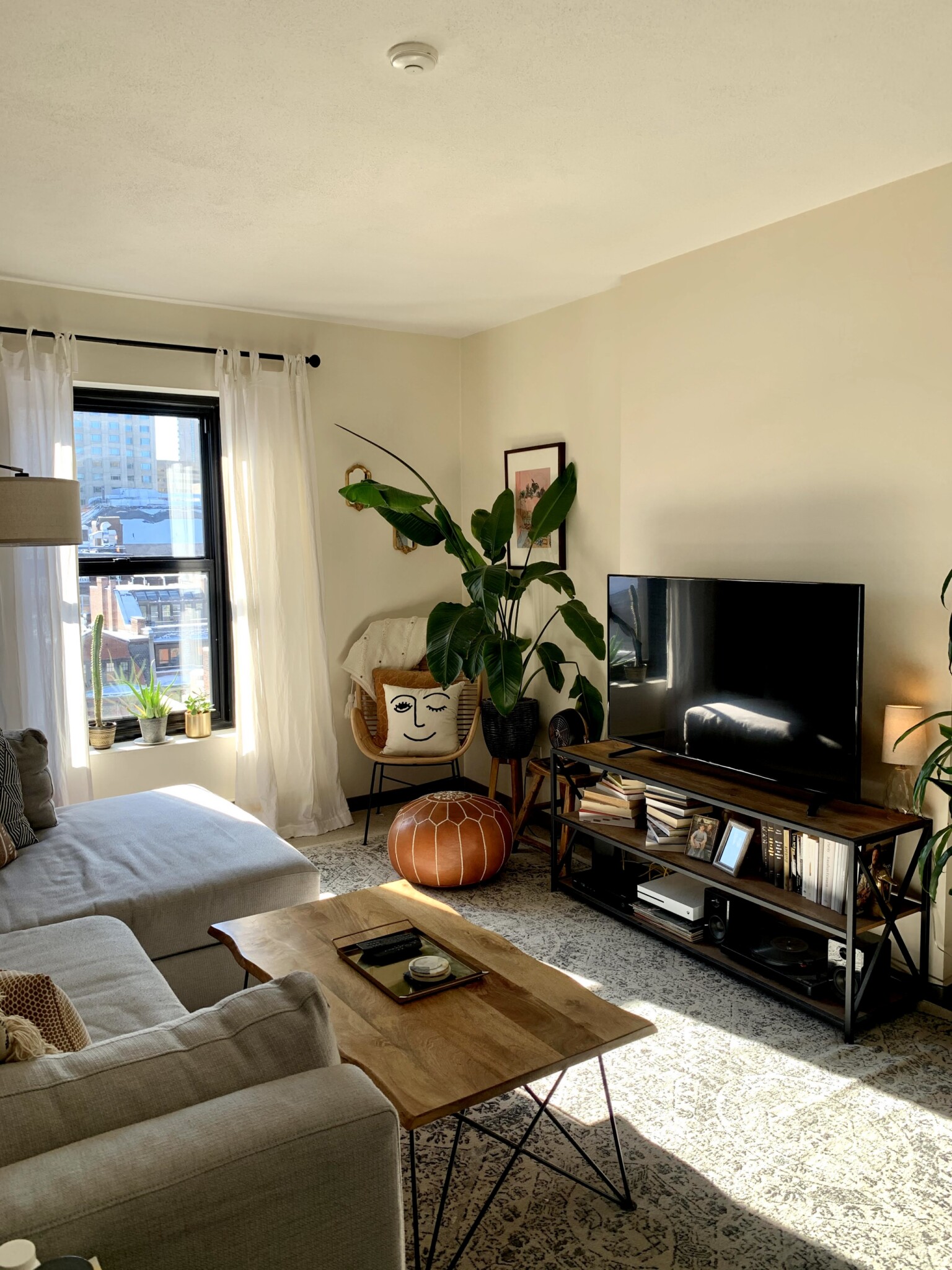 1 bed, 1 bath apartment for rent at 160 Commonwealth Ave Unit 609, Back Bay — photo 3 of 12