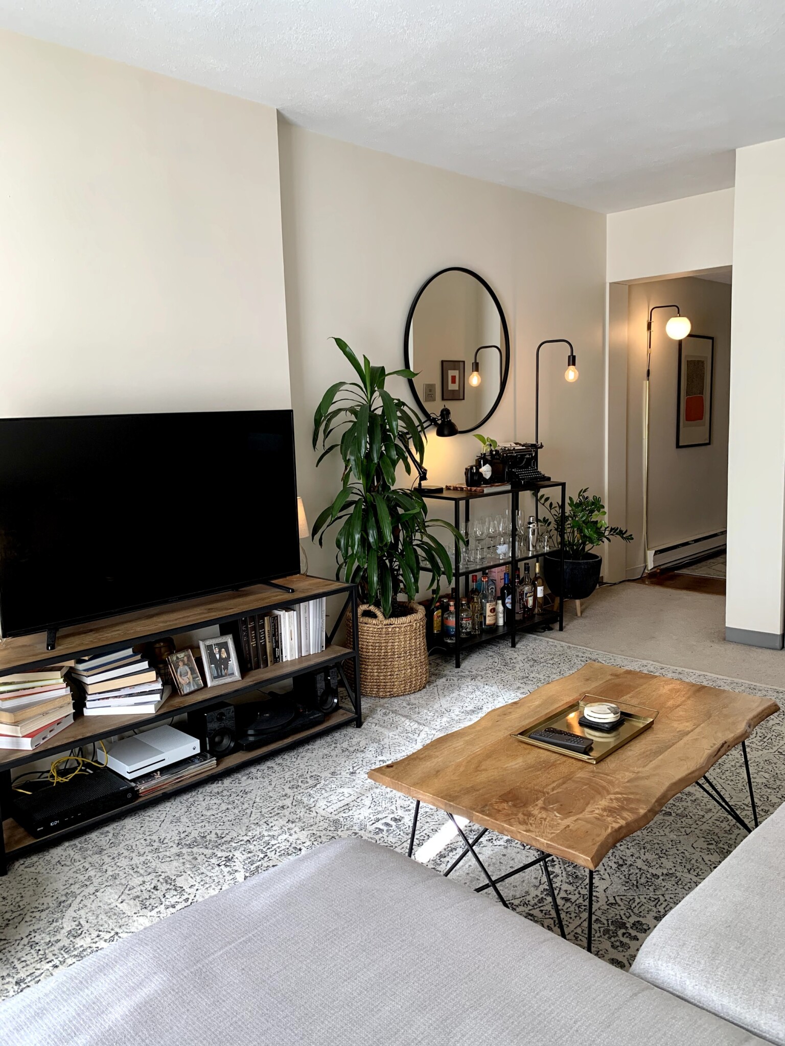 1 bed, 1 bath apartment for rent at 160 Commonwealth Ave Unit 609, Back Bay — photo 4 of 12