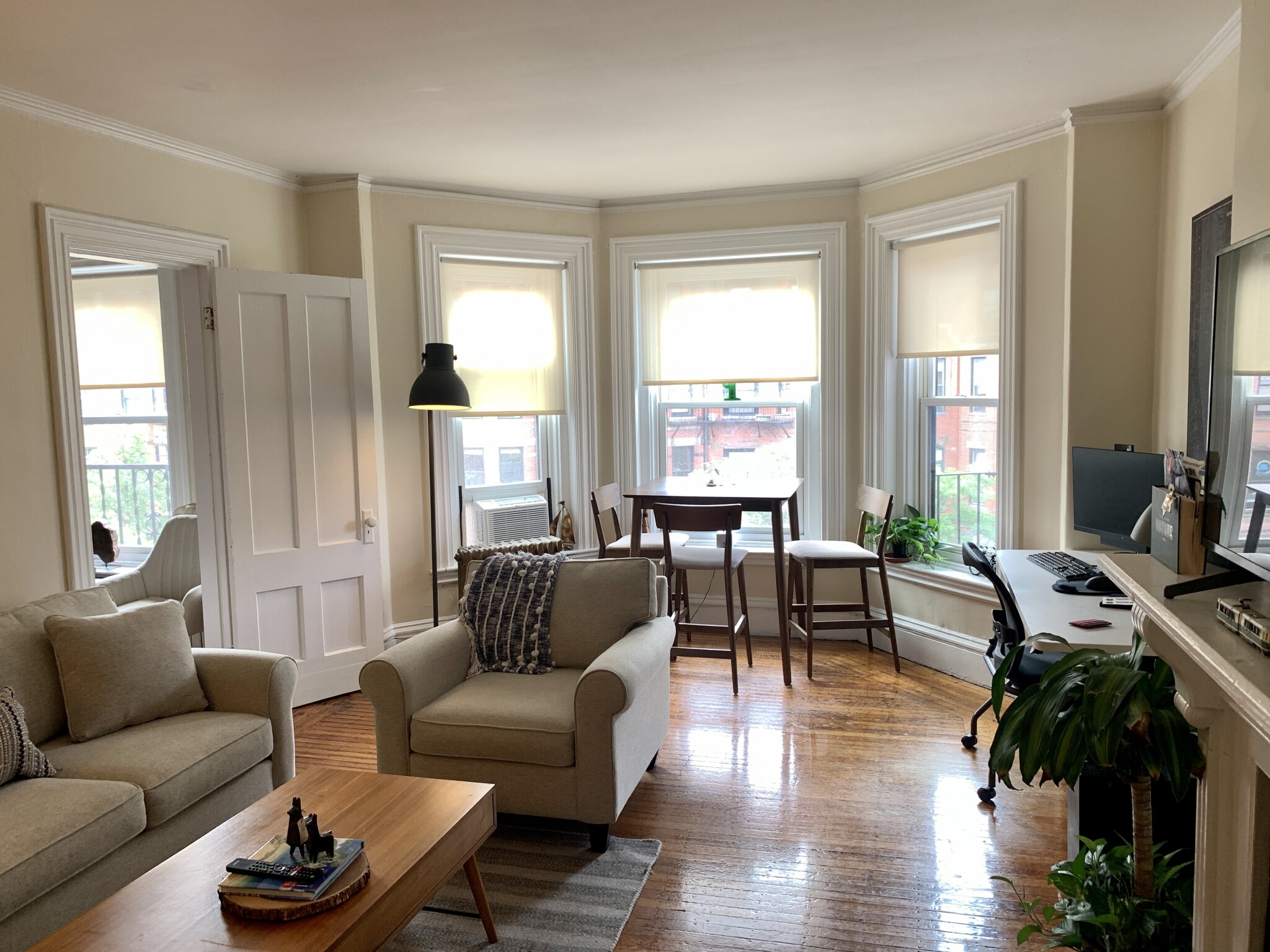 217 Newbury St, Back Bay