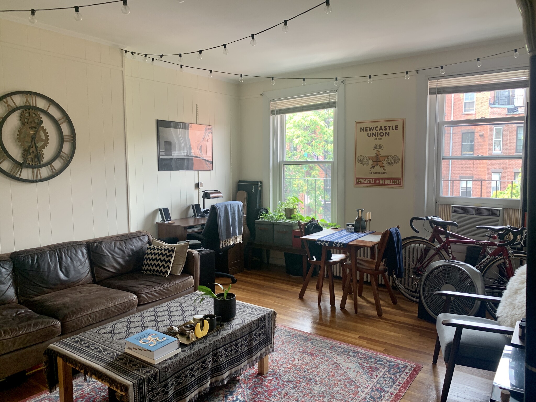 213 Newbury St, Back Bay