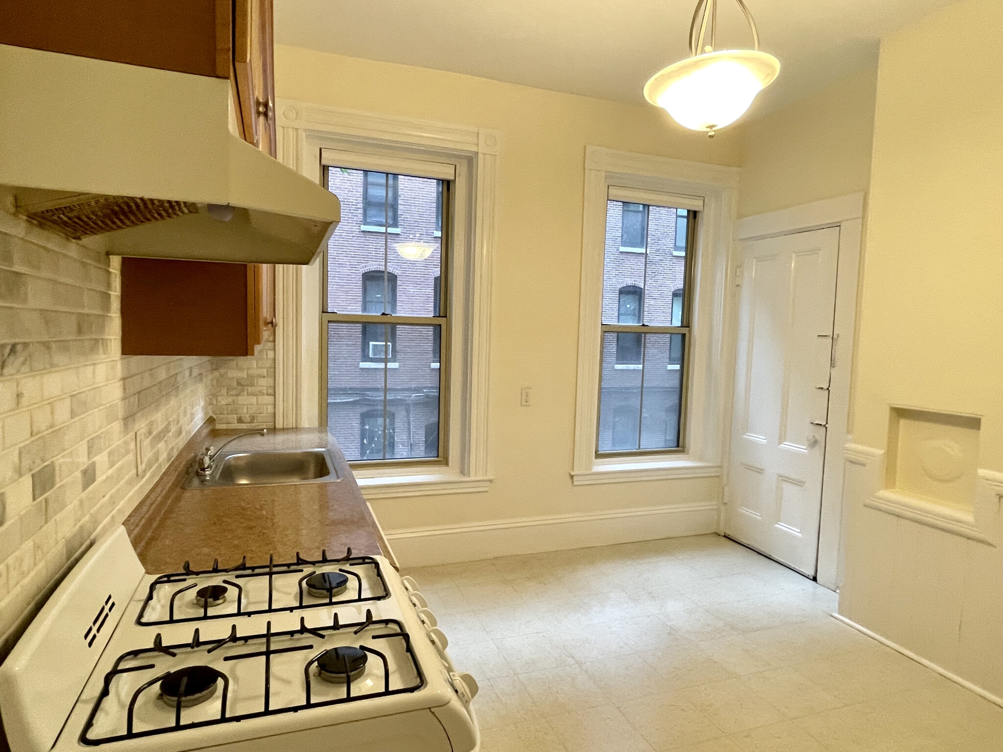 34 Isabella St, Back Bay