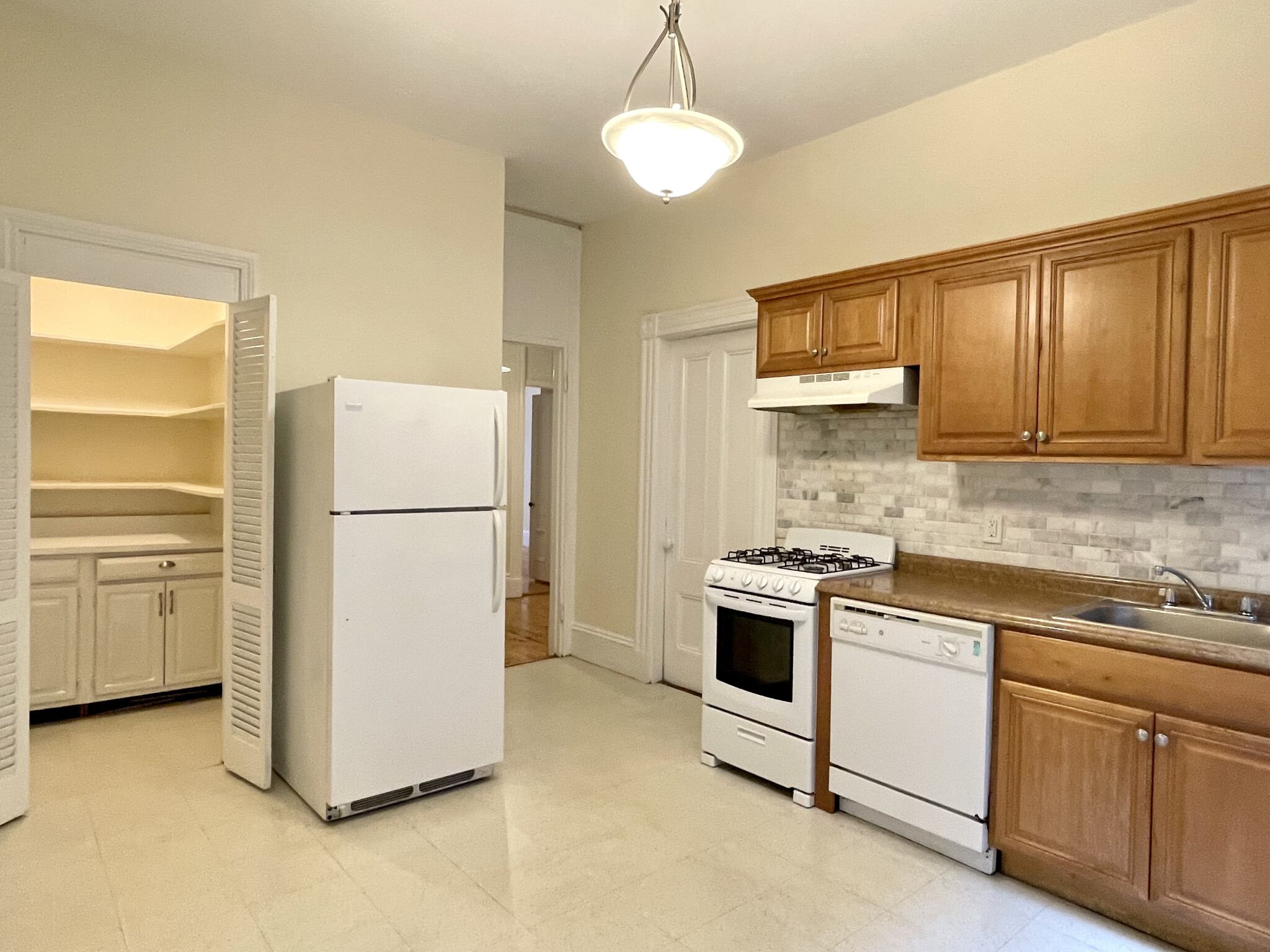 34 Isabella St, Back Bay