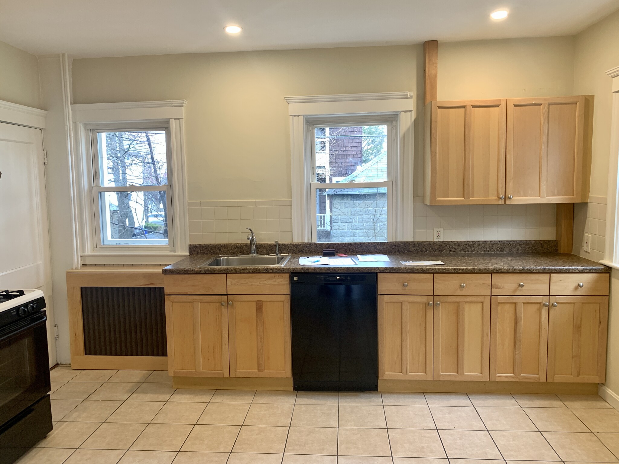 123 Manthorne Rd, Roxbury