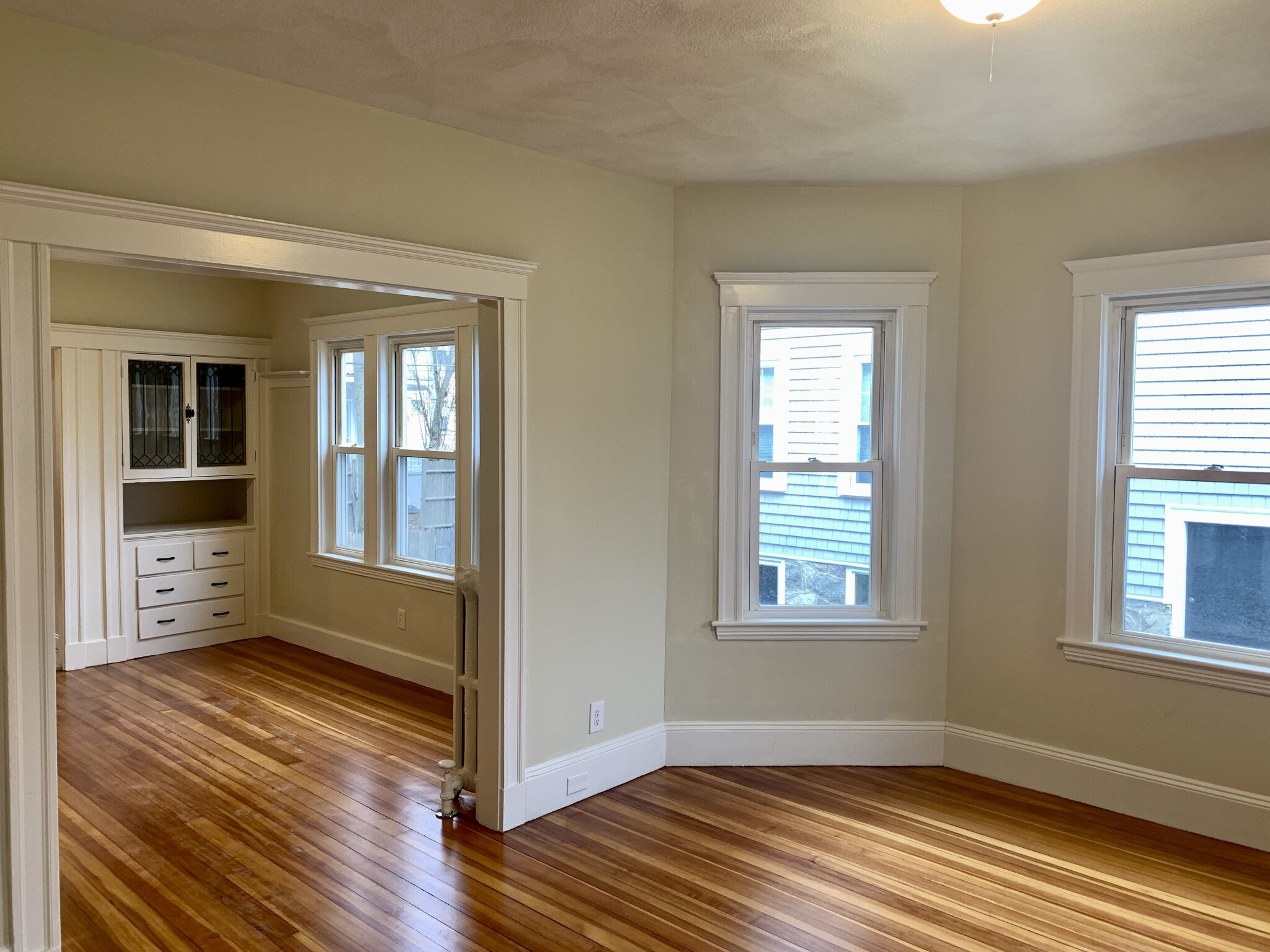 123 Manthorne Rd, Roxbury