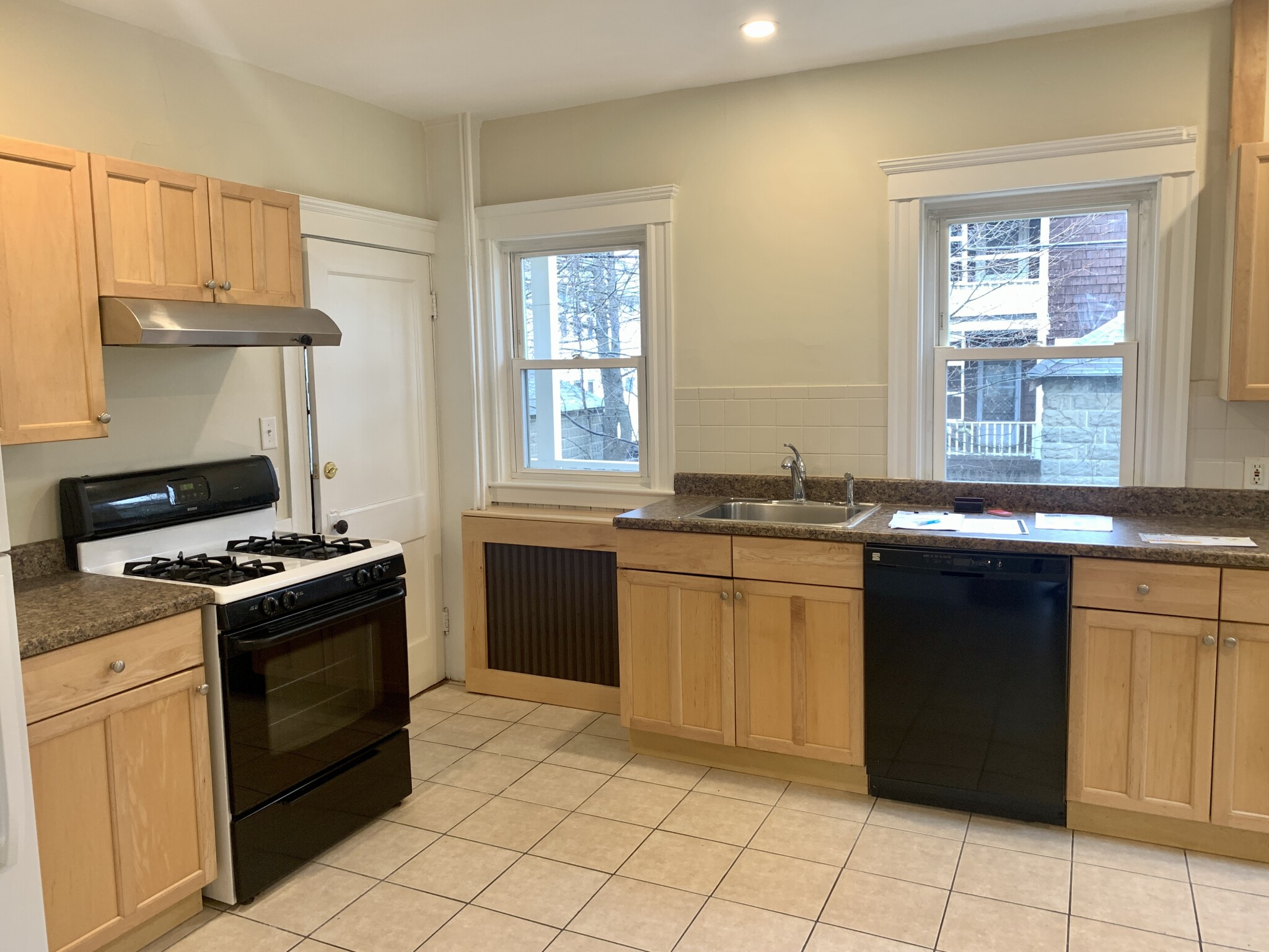 123 Manthorne Rd, Roxbury