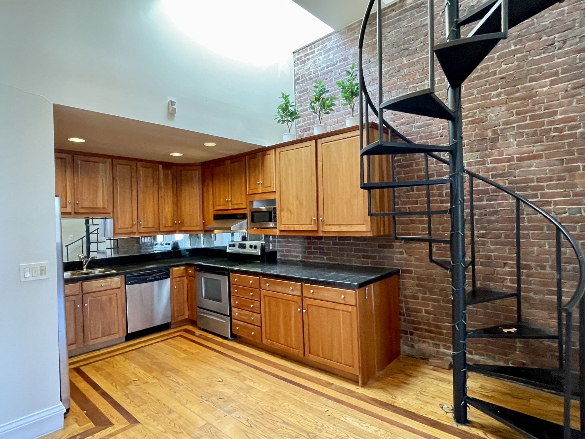 116 Commonwealth Ave, South End