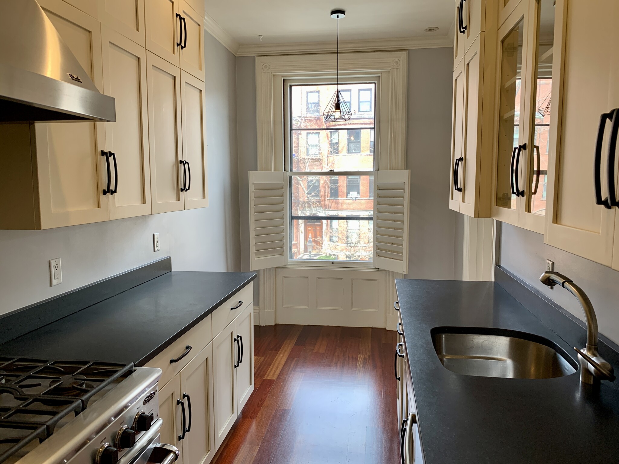 392 Marlborough St, Back Bay