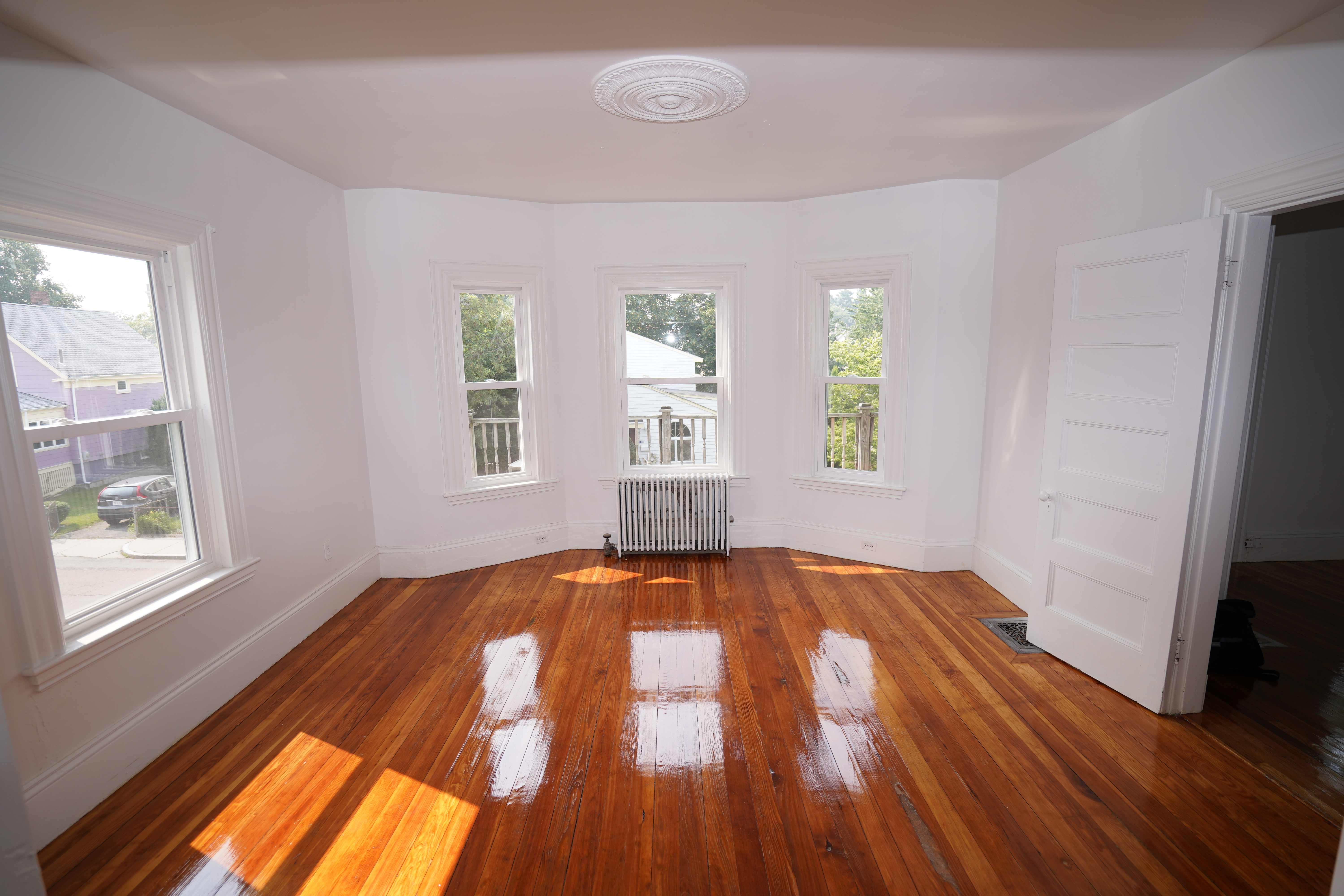 6 bed, 2 bath apartment for rent at 129 Franklin St Unit 2CC, Allston — photo 4 of 17